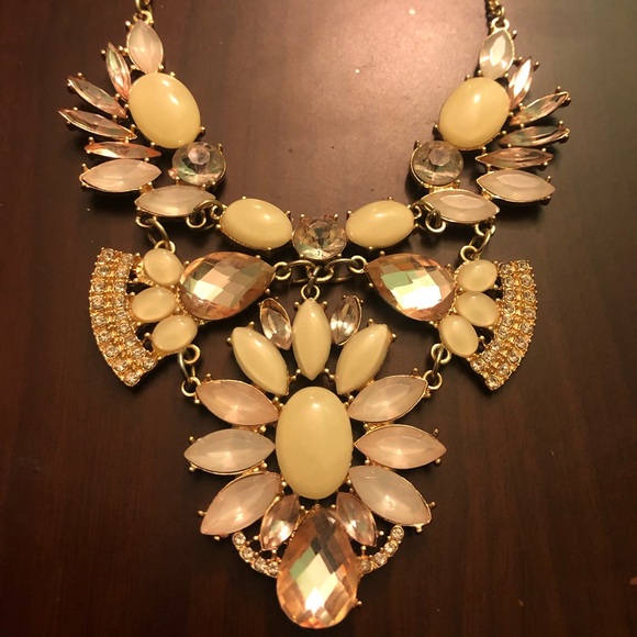Jewelry - Pink & Gold STUNNING Necklace!
